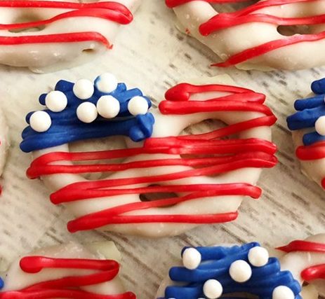 4th of july dessert, 4th of july recipes, easy appetizer, kids appetizer, food for kids, 4th of july food for kids, kid-friendly food, 4th of july party, chocolate pretzels, easy 4th of july dessert